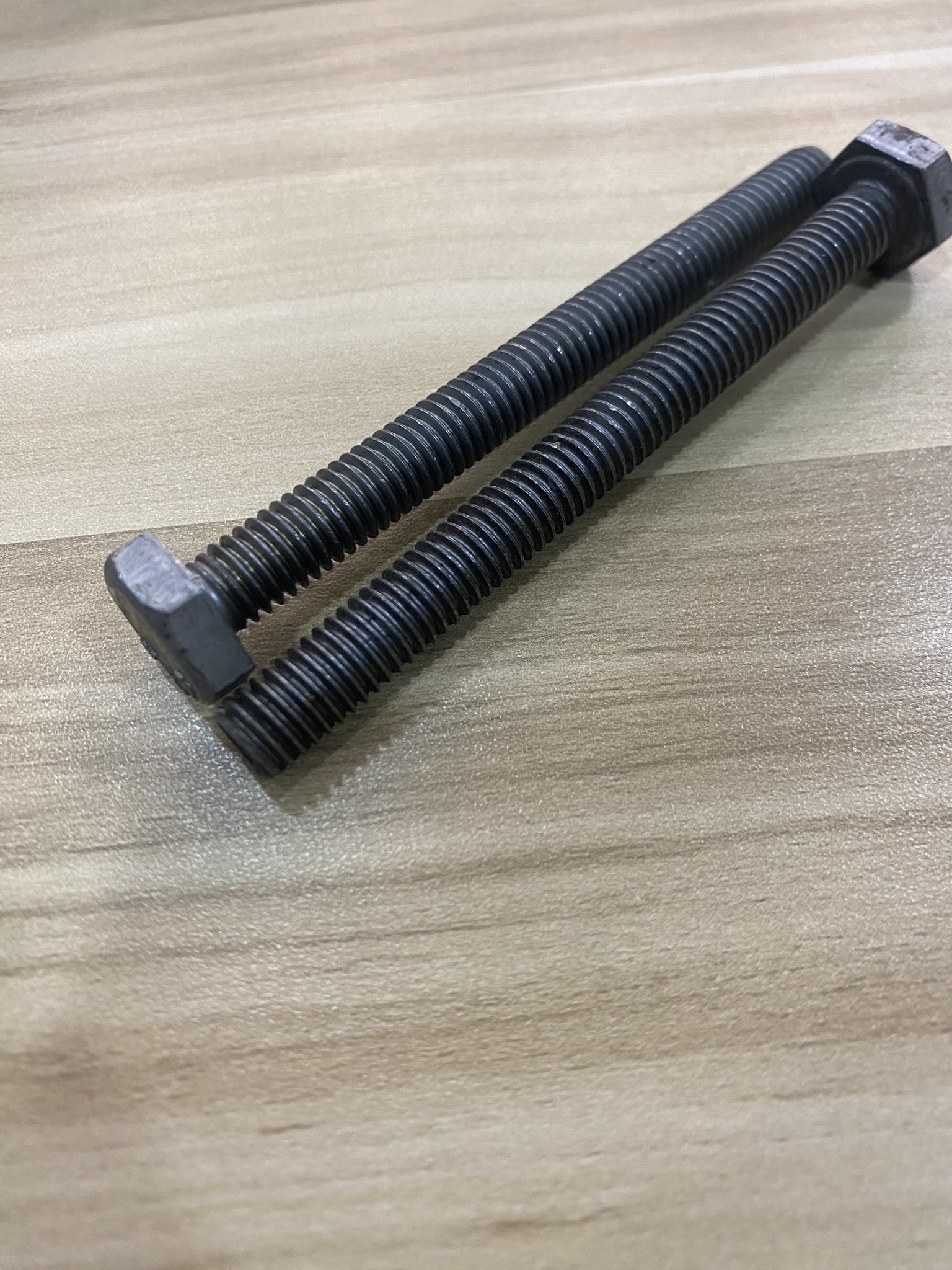 น๊อตตัวผู้เบอร์ 10