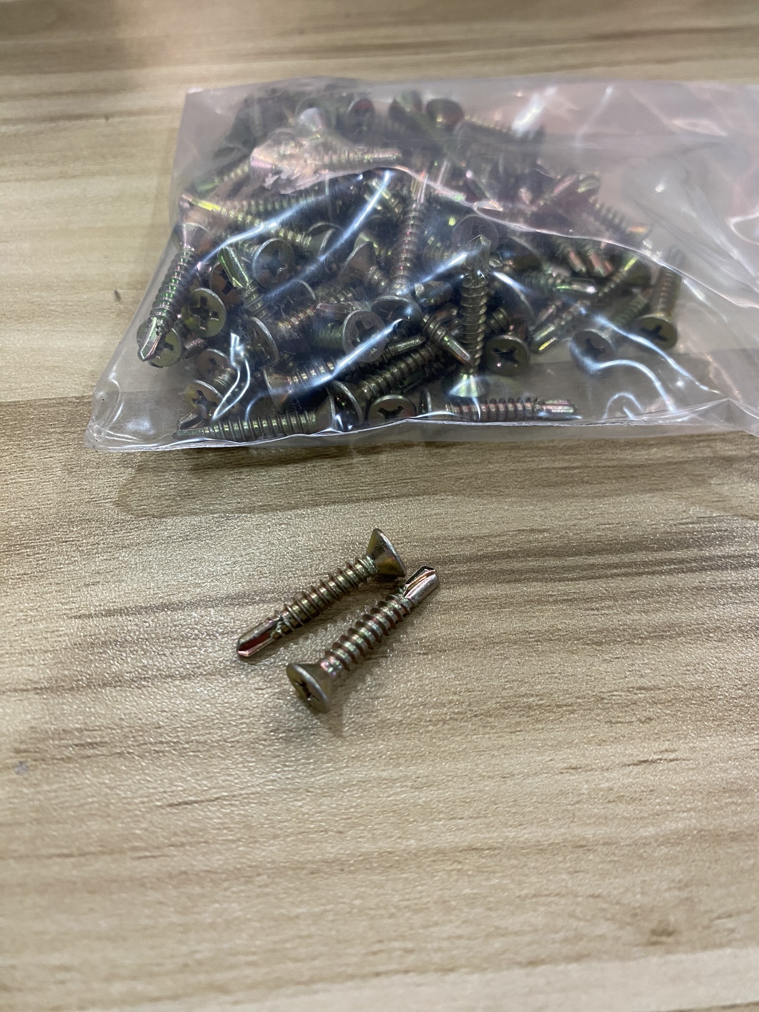 สกรูปลายสว่านขนาด F8-18x