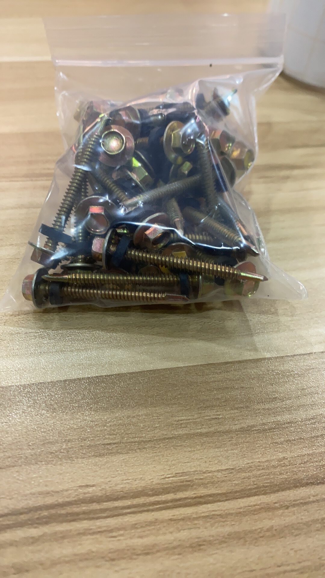 สกรูปลายสว่านหัวเหลี่ยม