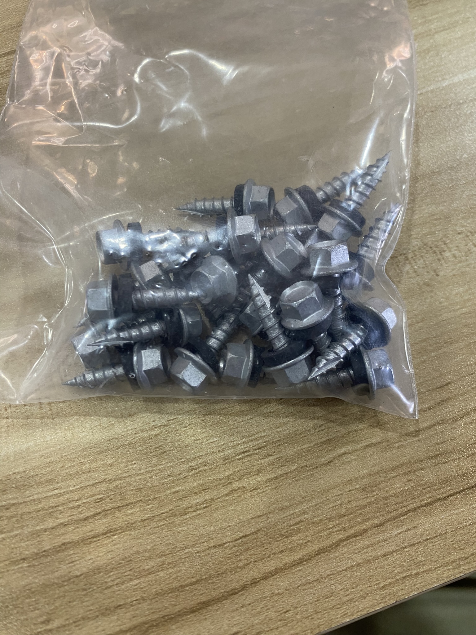 สกรูยึดหลังคาเมทัลชีท